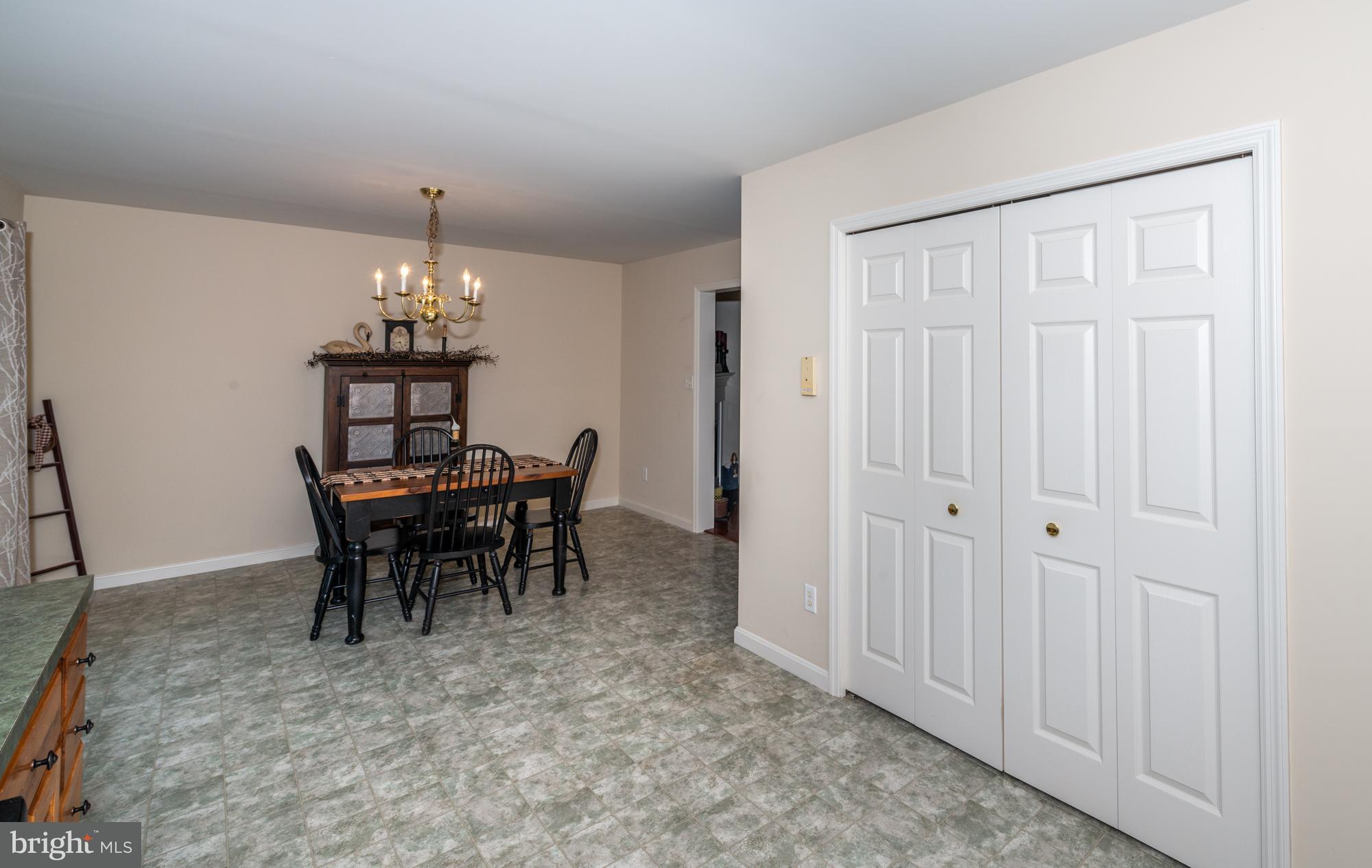 723 Skywalk Lane Lancaster, PA 17601 - Photo 10 of 23 V2