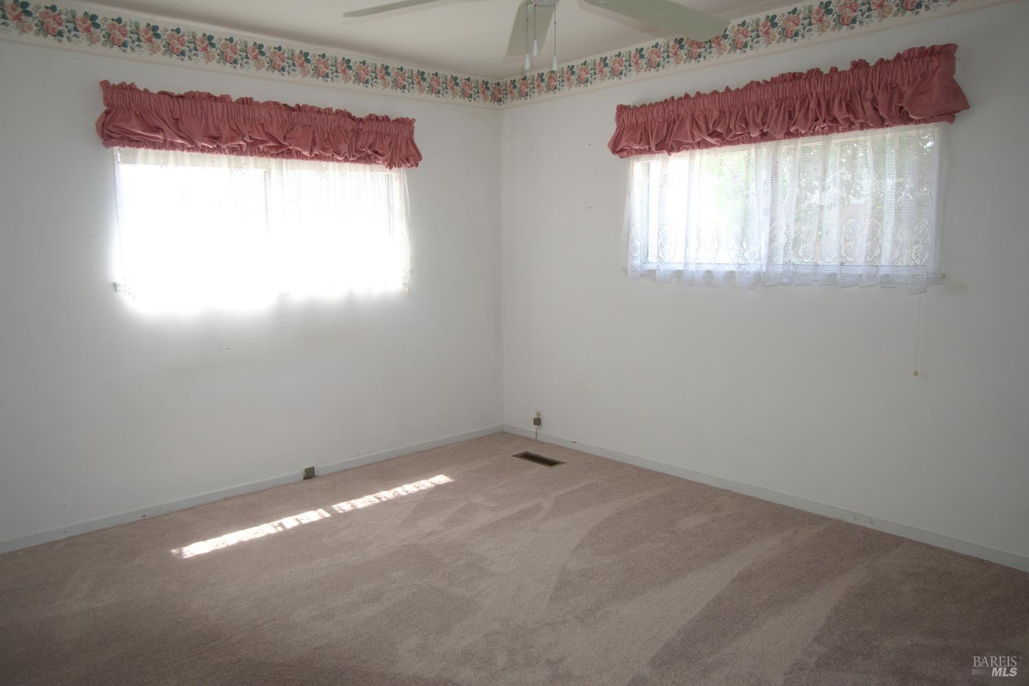 529 Colonial Park Drive Santa Rosa, CA 95403 - Photo 22 of 27 Main bedroom