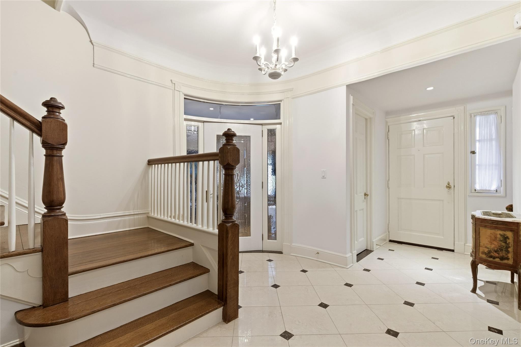 89 Duck Pond Road Glen Cove, NY 11542 - Photo 3 of 37 a view of entryway with a front door