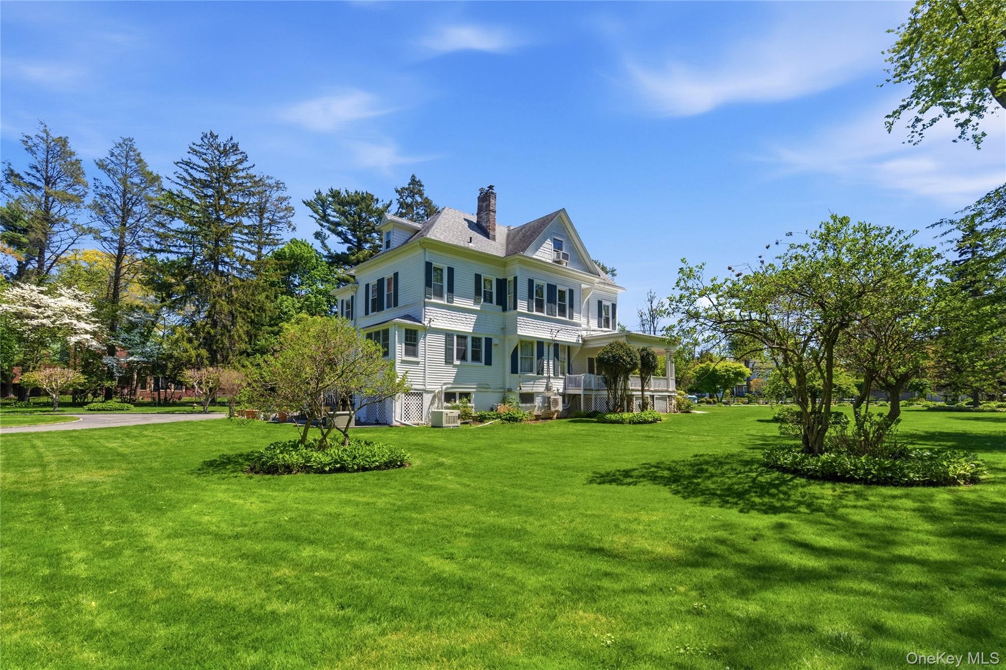 89 Duck Pond Road Glen Cove, NY 11542 - Photo 35 of 37
