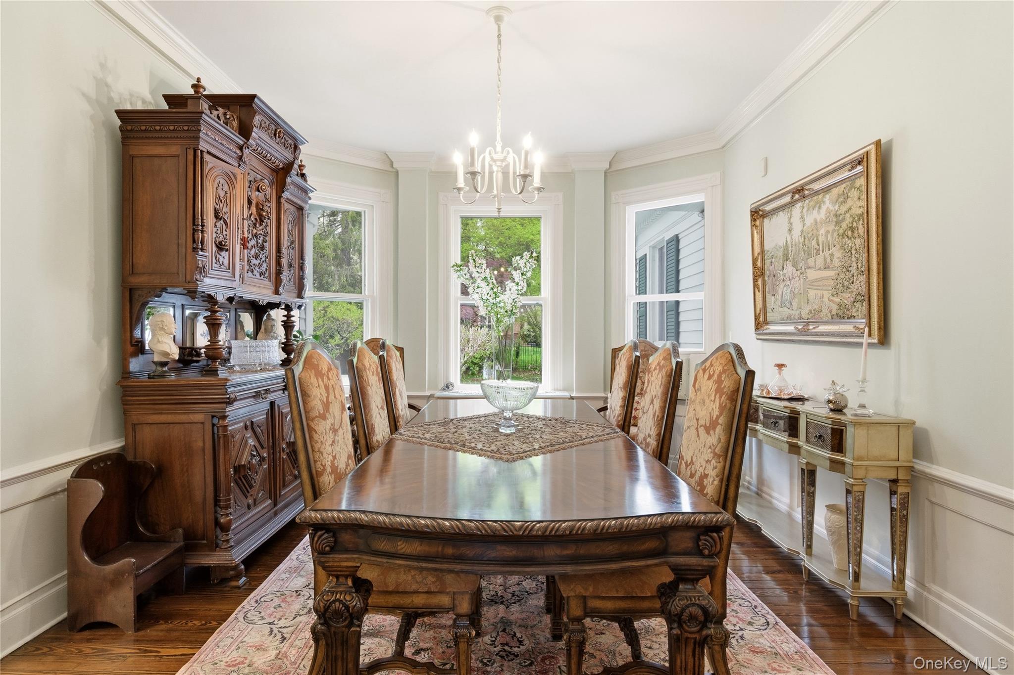 89 Duck Pond Road Glen Cove, NY 11542 - Photo 9 of 37 a dining room with furniture and window
