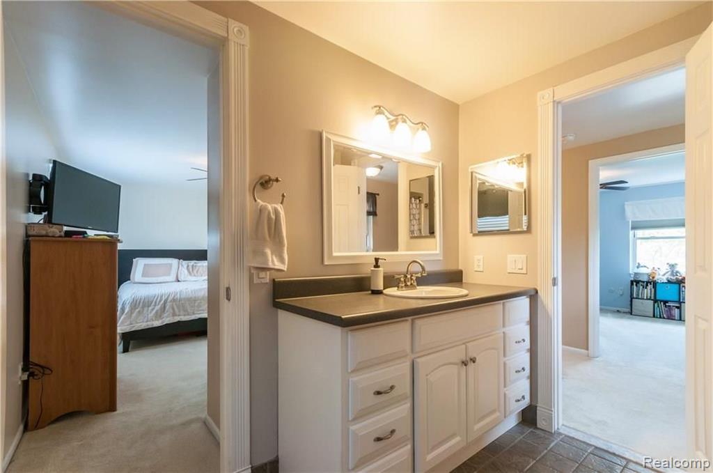 231 Arlington Drive Rochester Hills, MI 48307 - Photo 21 of 29