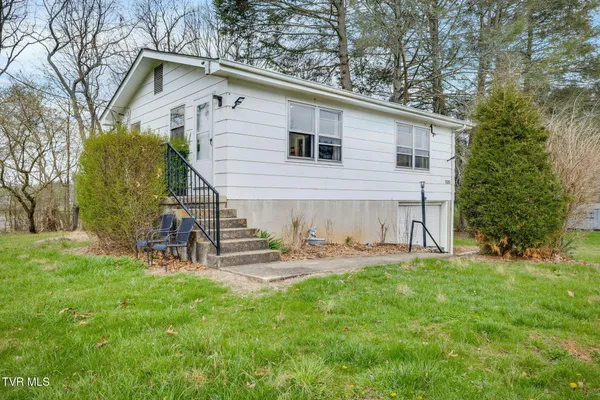 $365,000 | 1326 Valley Drive, Unit 8, Bristol, TN 37620