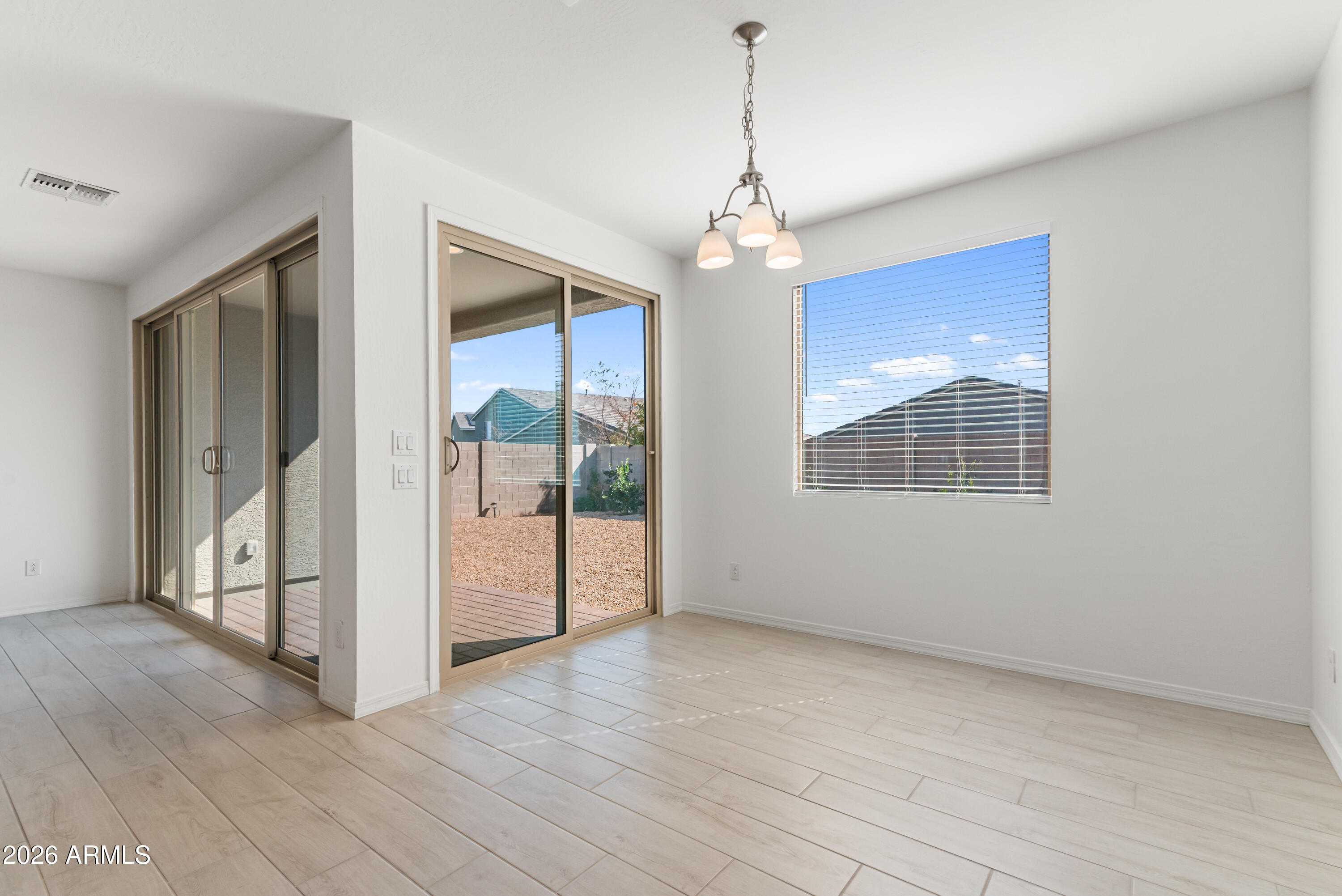 13411 West Rowel Road Peoria, AZ 85383 - Photo 8 of 36 19_13411 w rowel rd-19