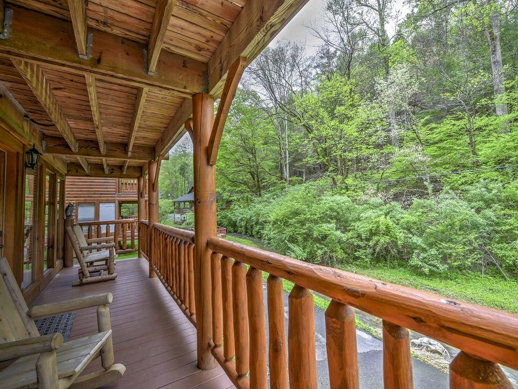 339 Caney Creek Road Pigeon Forge, TN 37876 - Photo 2 of 15