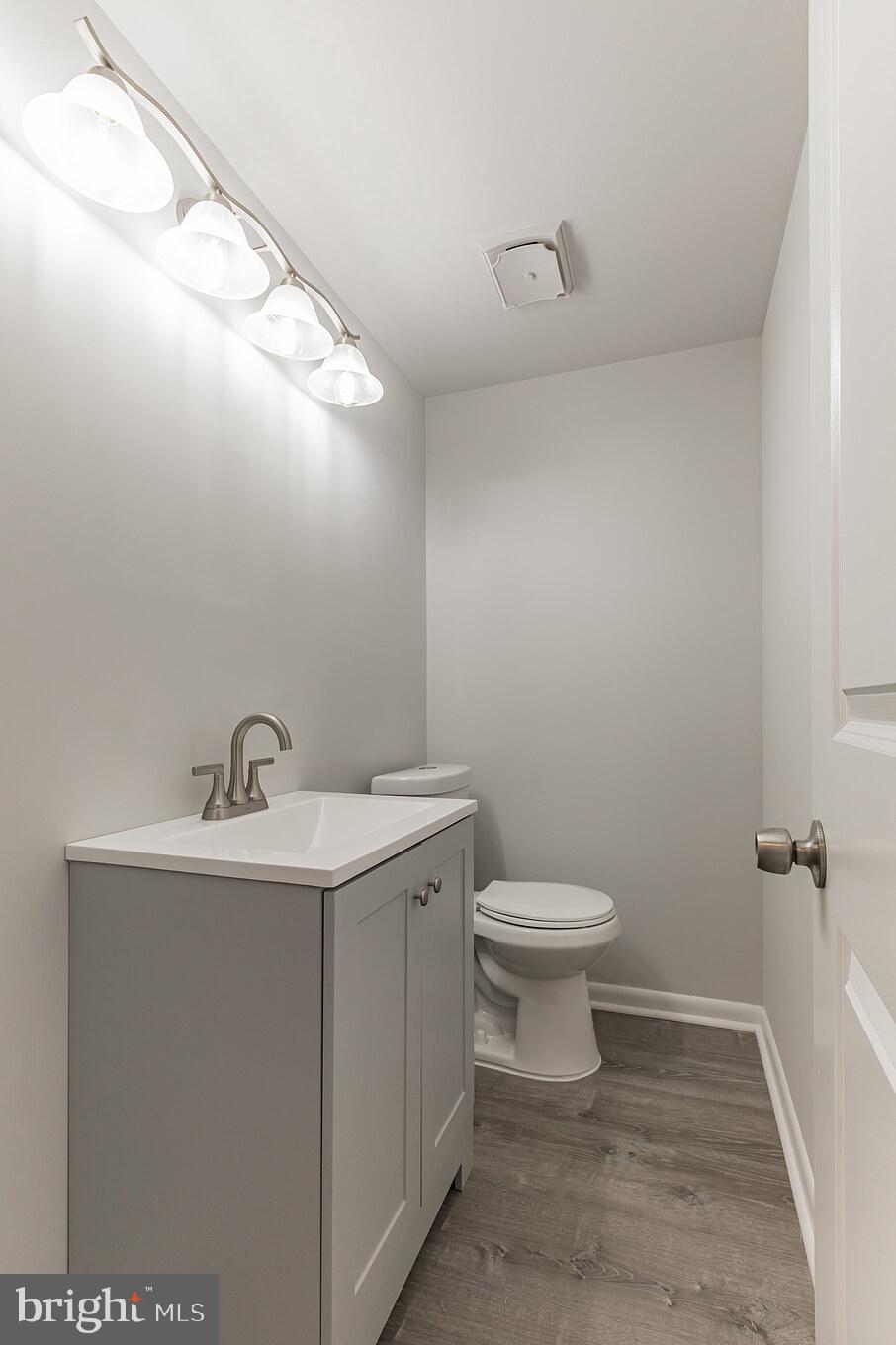 2211 Amosland Road Holmes, PA 19043 - Photo 6 of 27