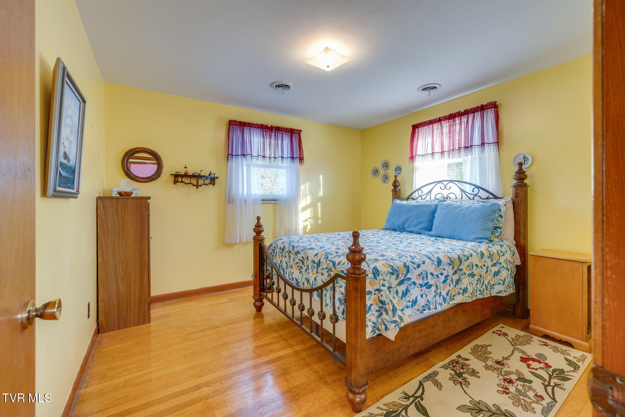 1833 Jackson Hollow Road Kingsport, TN 37663 - Photo 12 of 38 011