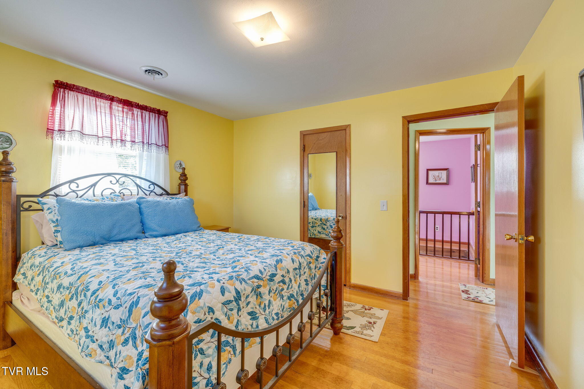 1833 Jackson Hollow Road Kingsport, TN 37663 - Photo 13 of 38 012