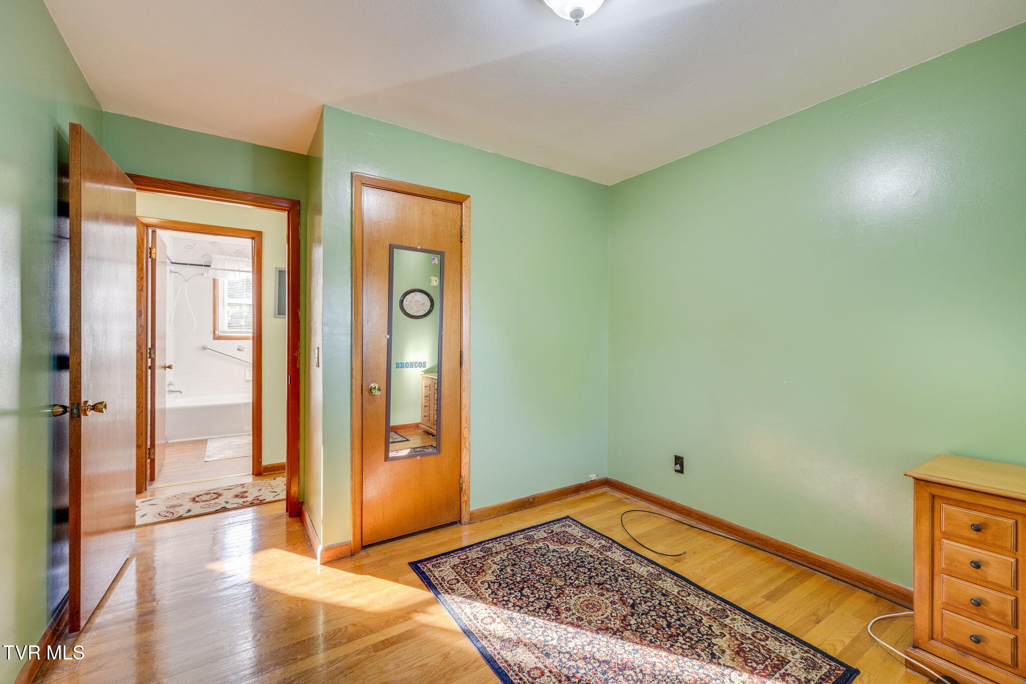 1833 Jackson Hollow Road Kingsport, TN 37663 - Photo 17 of 38 016