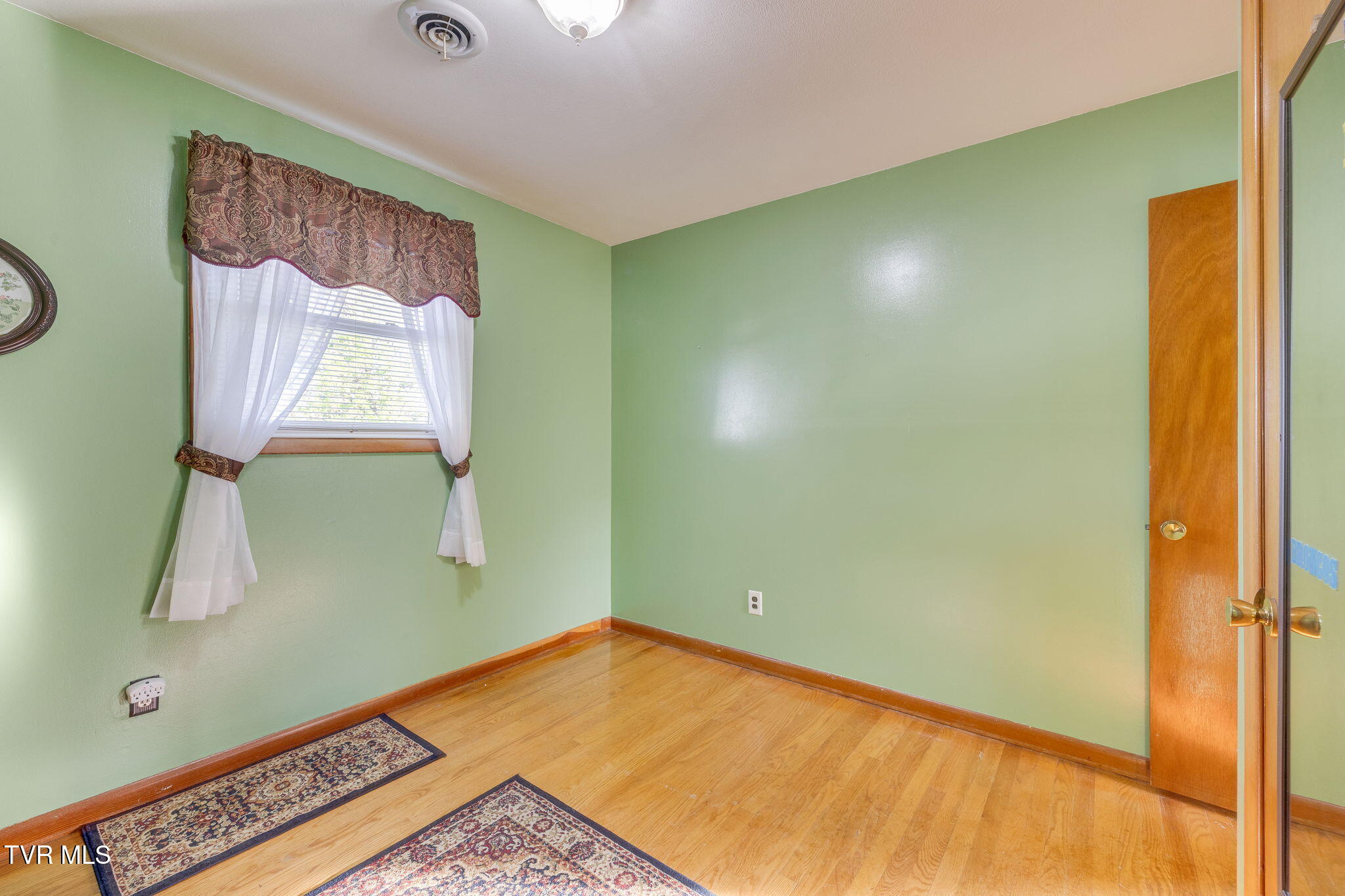 1833 Jackson Hollow Road Kingsport, TN 37663 - Photo 18 of 38 017