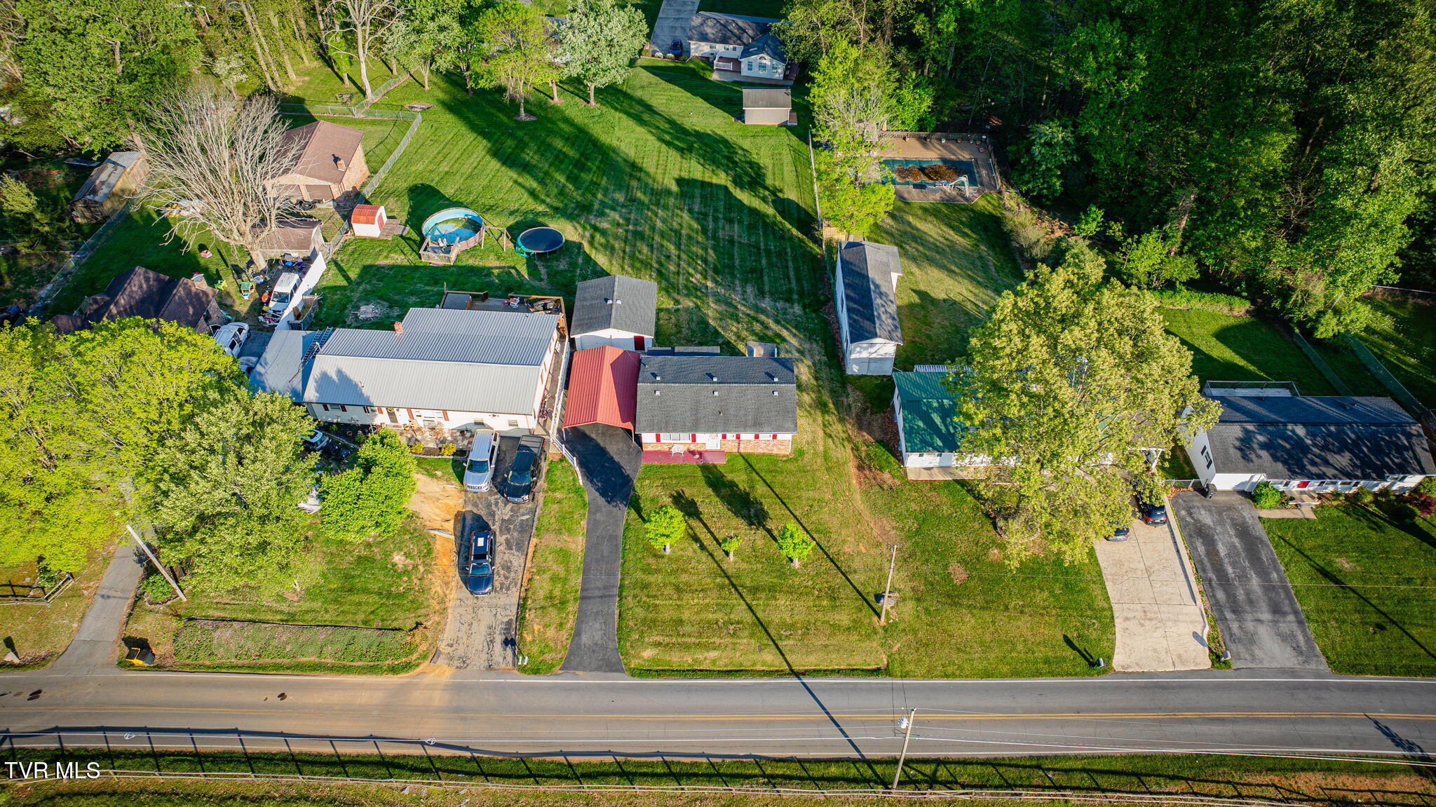 1833 Jackson Hollow Road Kingsport, TN 37663 - Photo 33 of 38 101