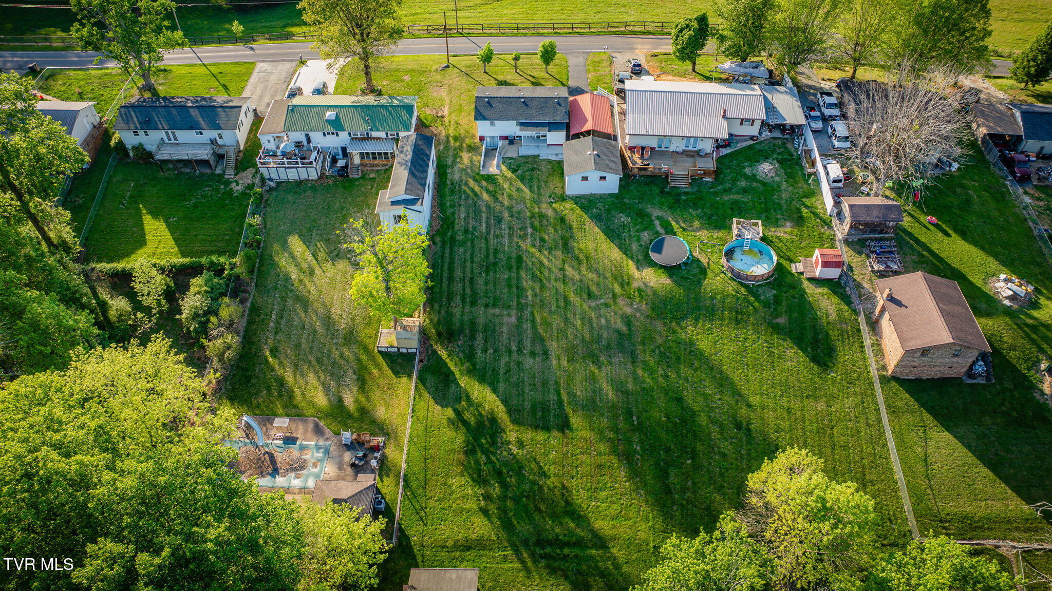 1833 Jackson Hollow Road Kingsport, TN 37663 - Photo 36 of 38 104
