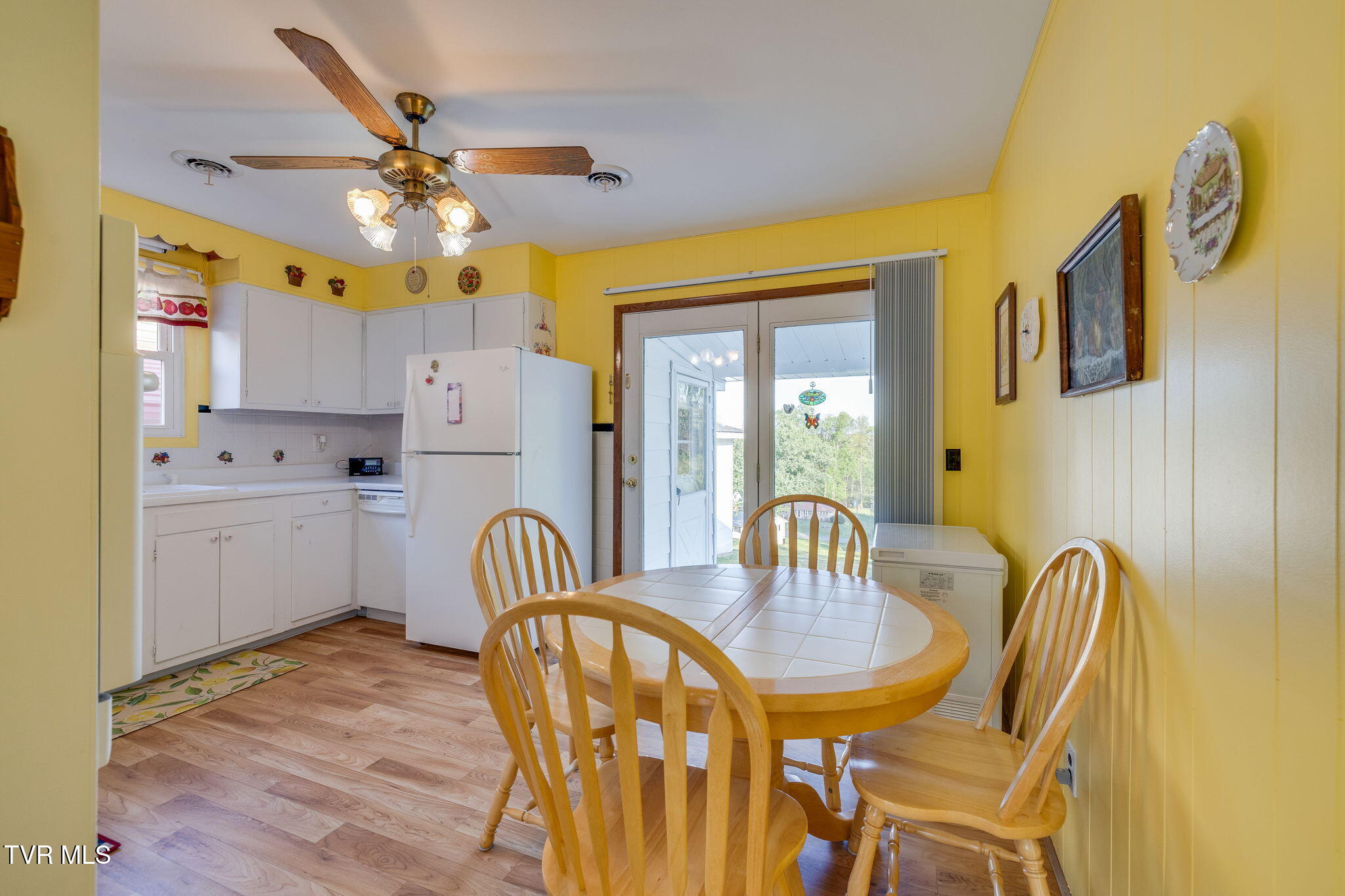 1833 Jackson Hollow Road Kingsport, TN 37663 - Photo 8 of 38 007