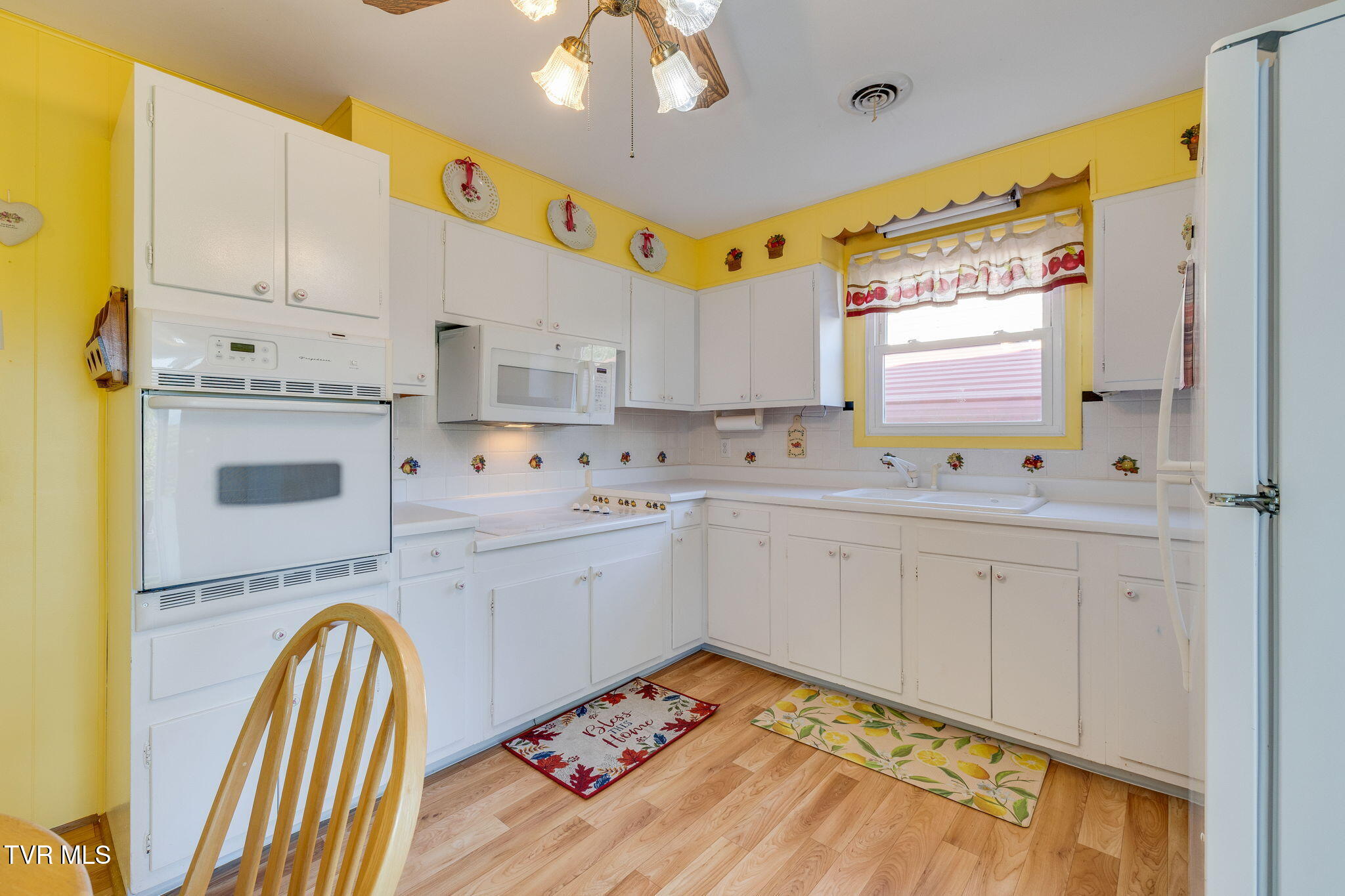 1833 Jackson Hollow Road Kingsport, TN 37663 - Photo 10 of 38 009