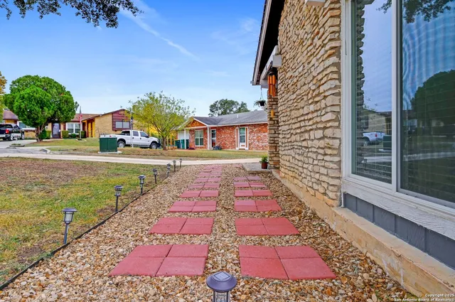 $229,000 | 117 Lost Forest Street, Live Oak, TX 78233