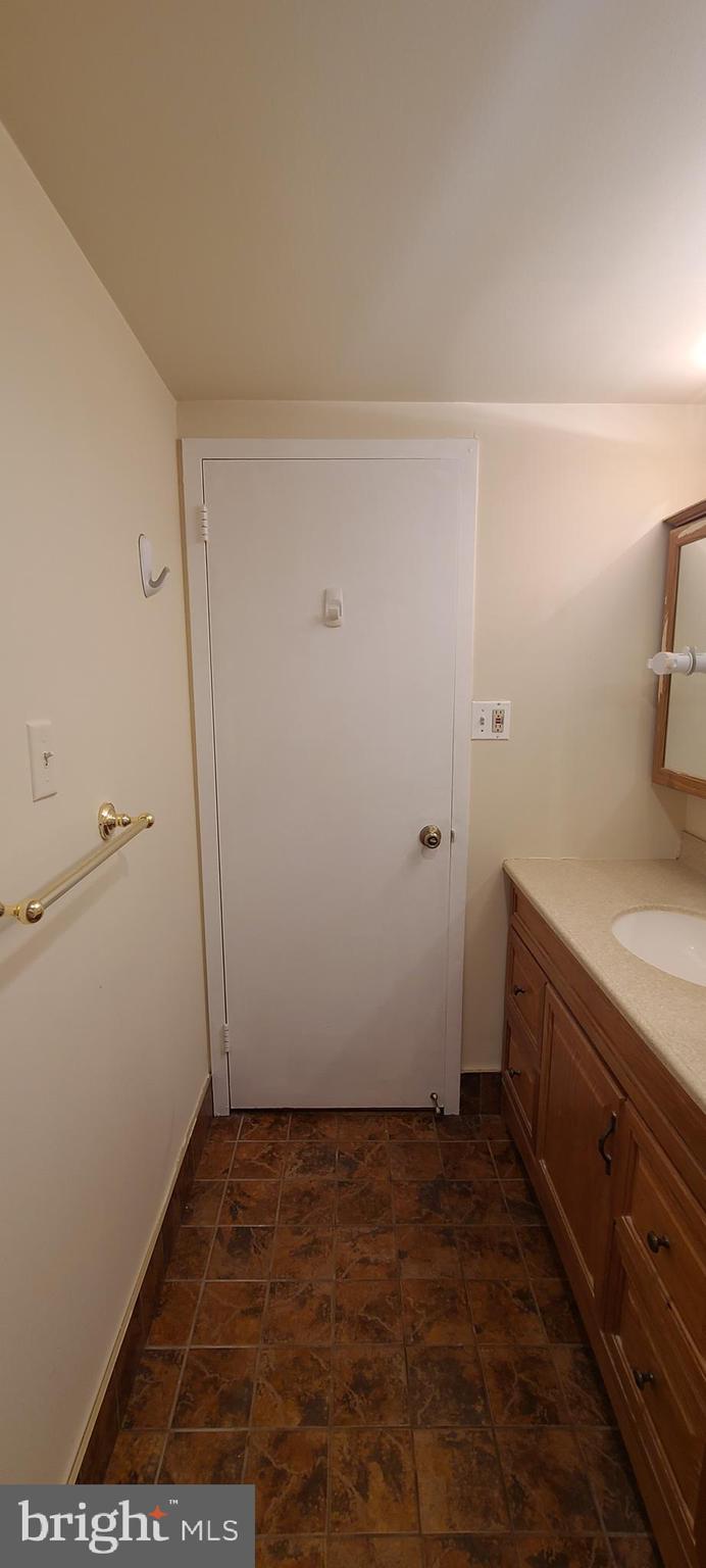 5225 Pooks Hill Road, Unit 807N Bethesda, MD 20814 - Photo 8 of 26 Bath