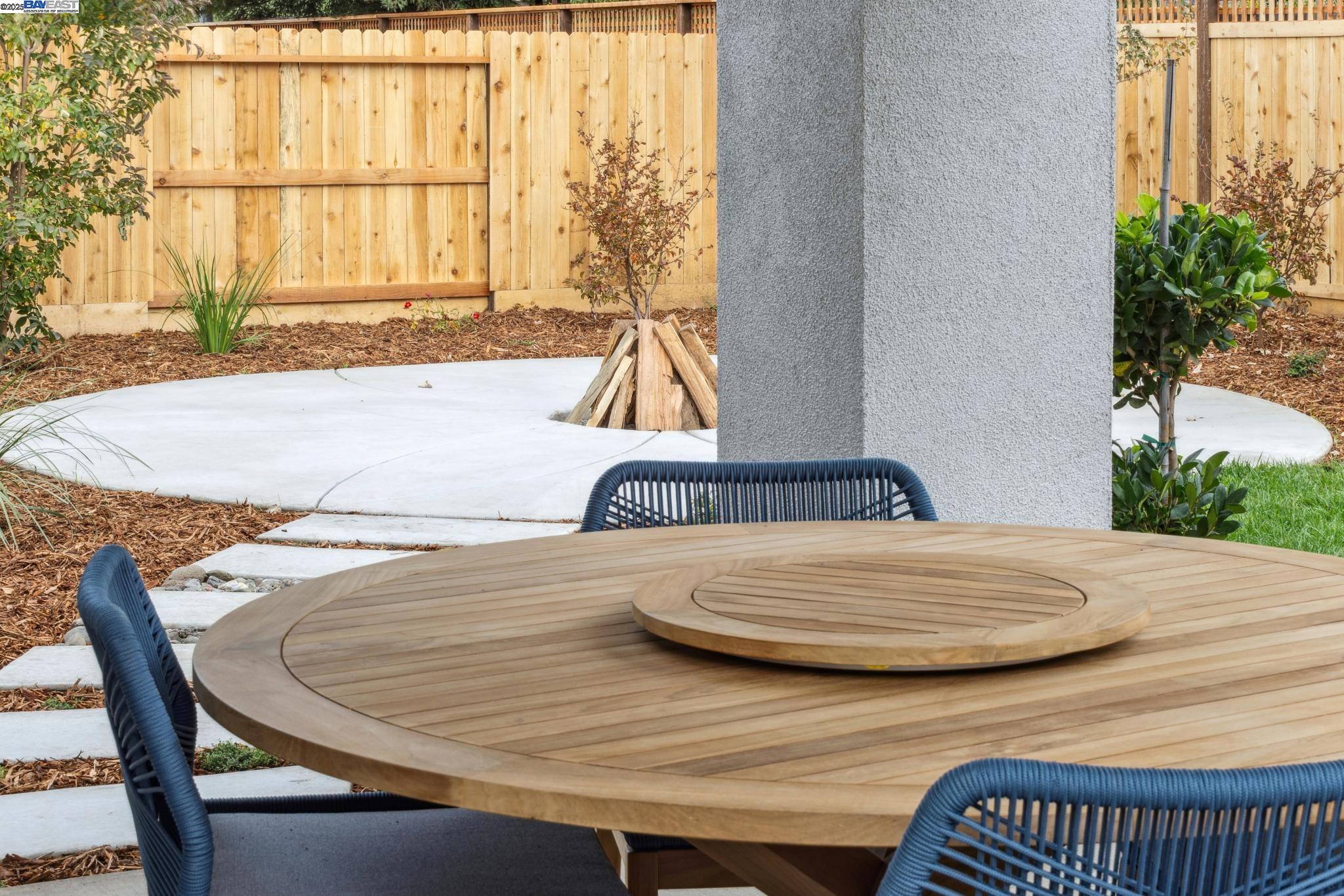 2652 Wesley Way Chico, CA 95973 - Photo 41 of 45 a view of a dining room with furniture and a window