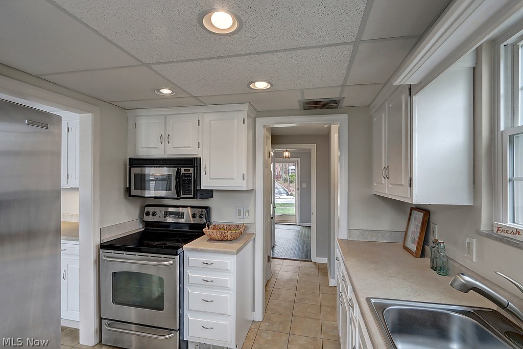 2179 Edgerton Road Cleveland, OH 44118 - Photo 10 of 22