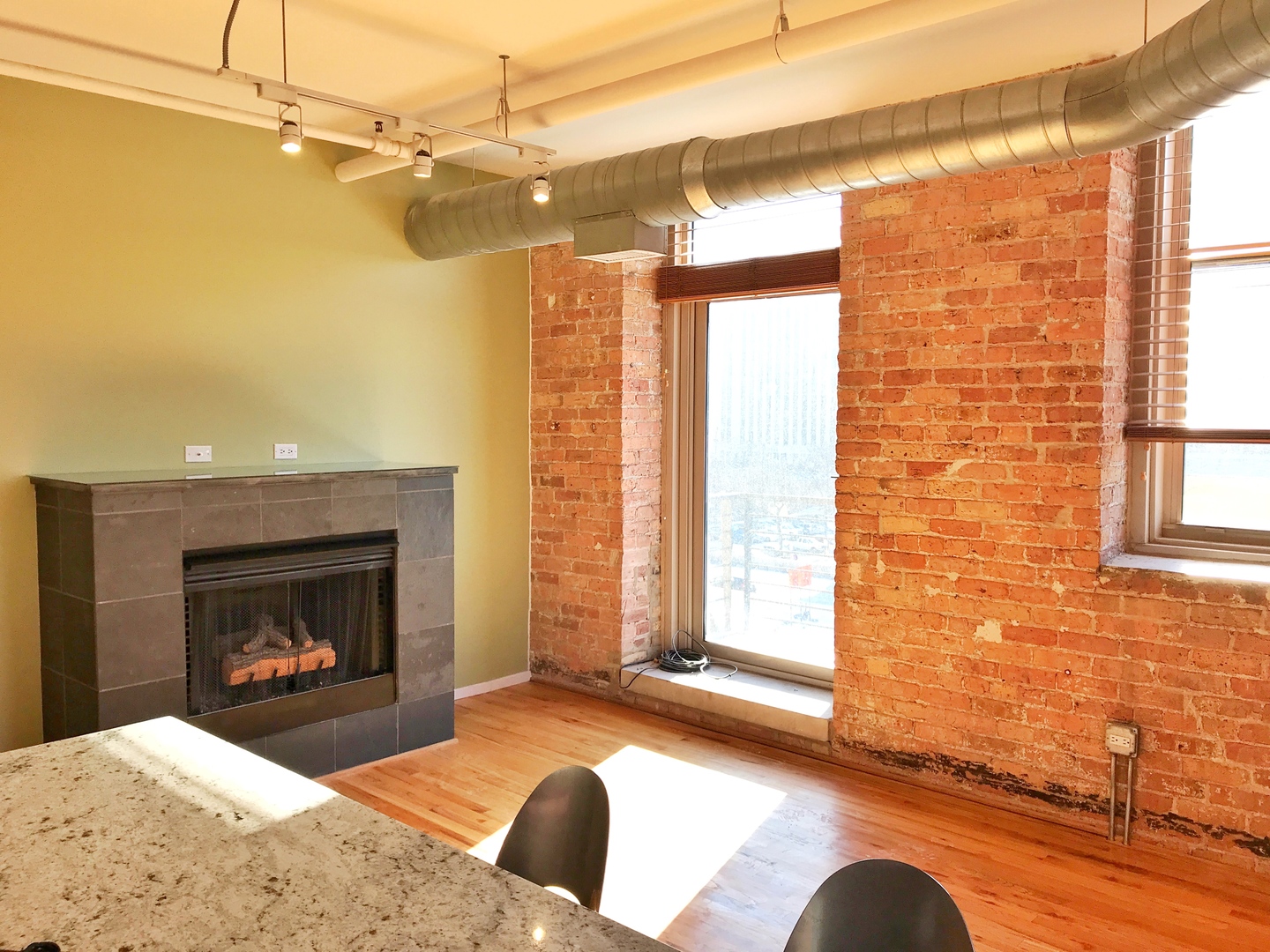 420 South Clinton Street, Unit 502 Chicago, IL 60607 - Photo 2 of 9