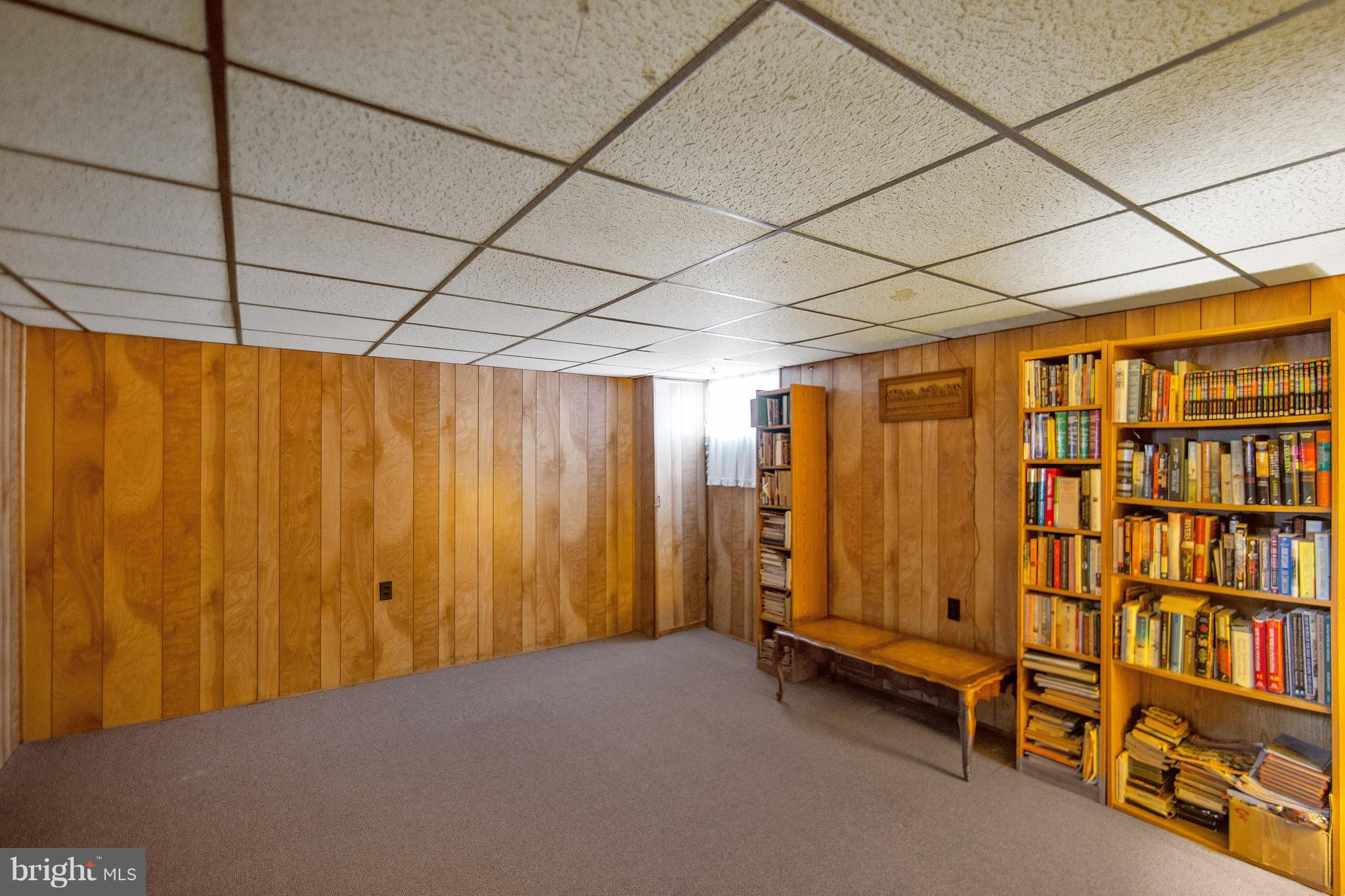 1031 Elm Road Baltimore, MD 21227 - Photo 15 of 25 Family Room
