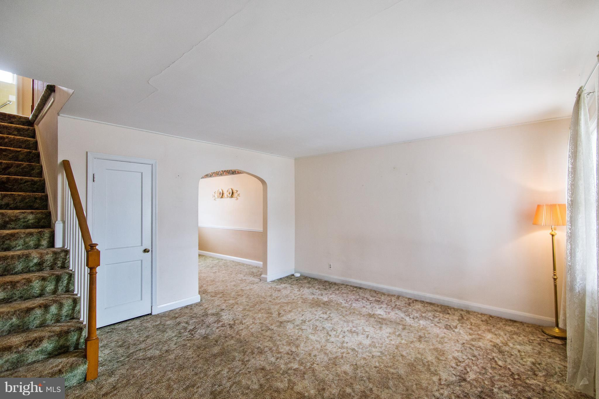 1031 Elm Road Baltimore, MD 21227 - Photo 4 of 25 Living Room