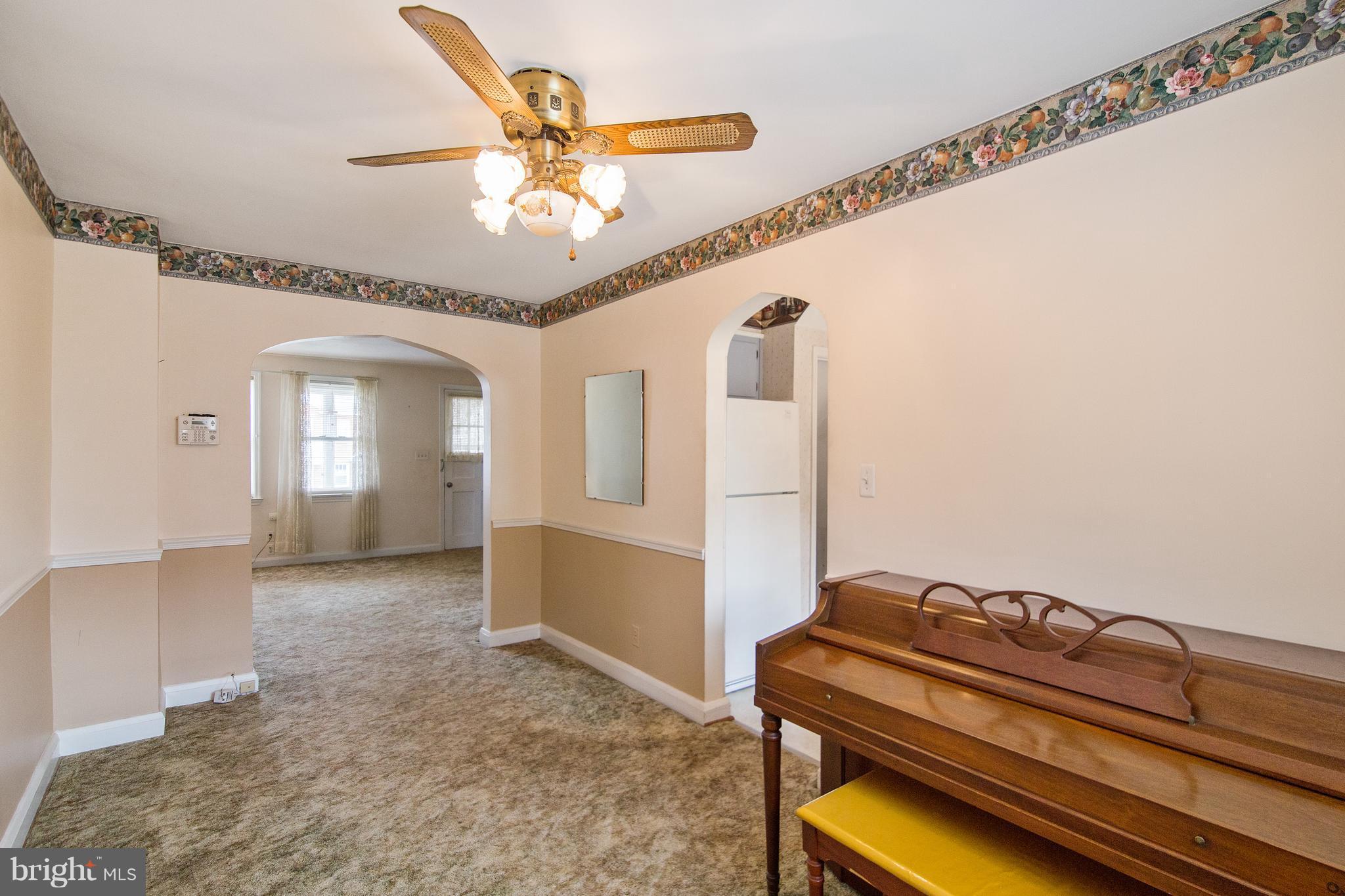 1031 Elm Road Baltimore, MD 21227 - Photo 6 of 25 Dining Room