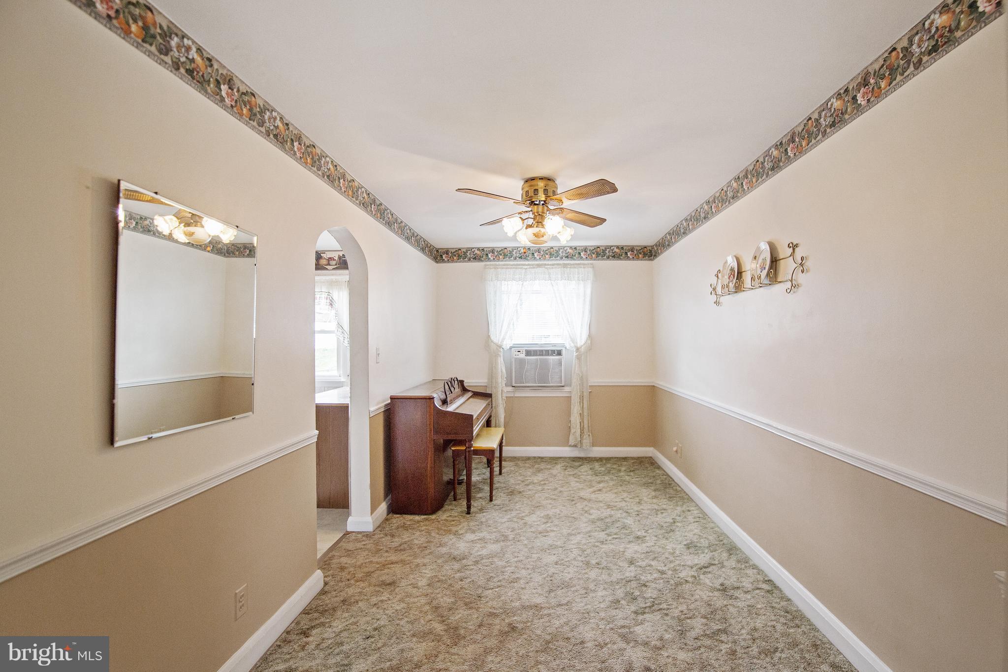 1031 Elm Road Baltimore, MD 21227 - Photo 7 of 25 Dining Room