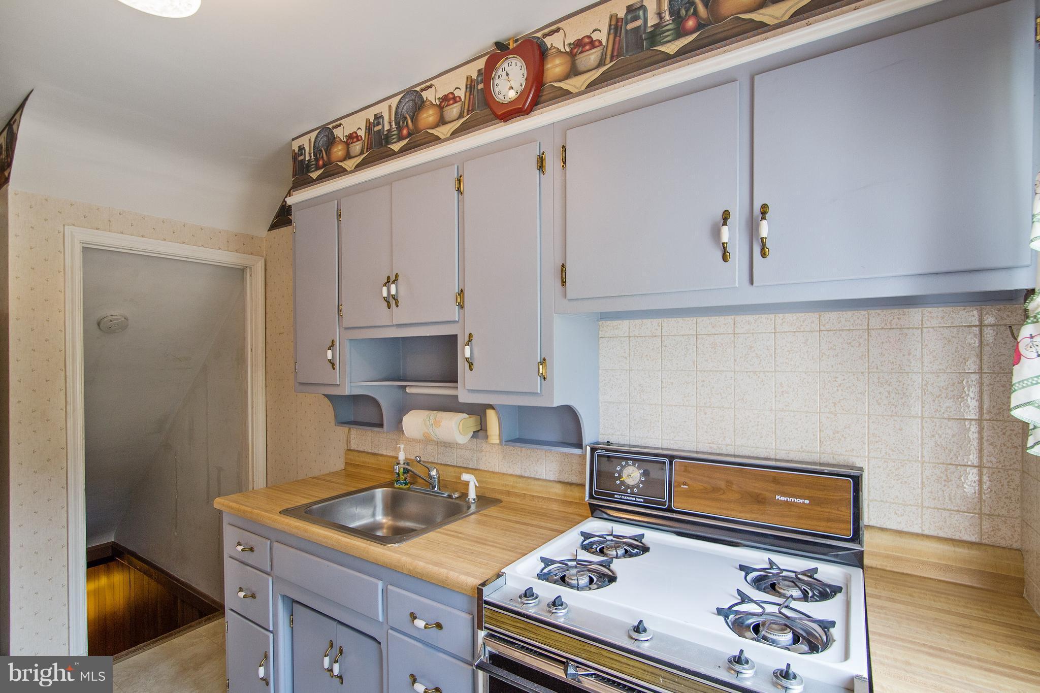 1031 Elm Road Baltimore, MD 21227 - Photo 10 of 25 Kitchen