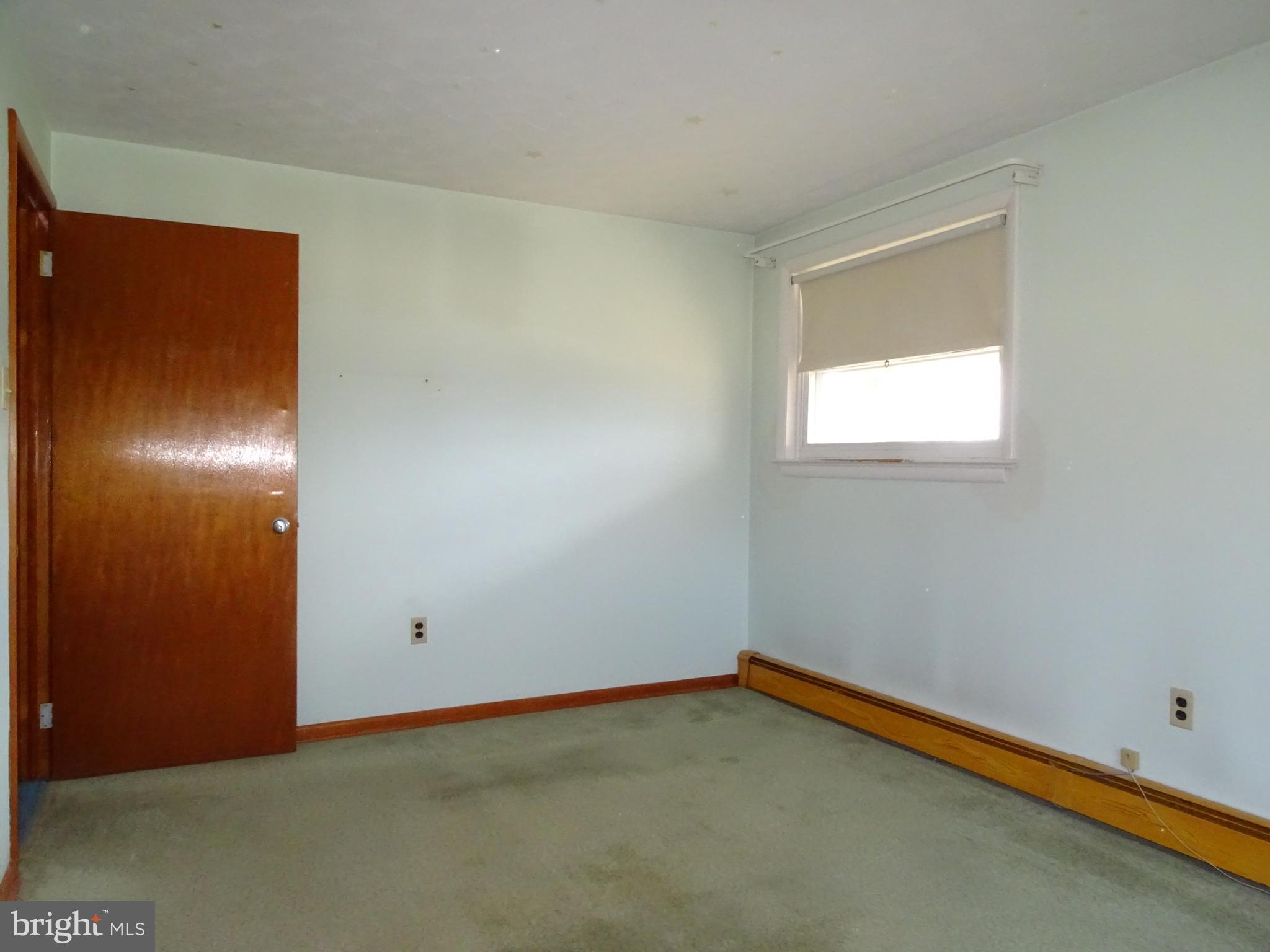 1260 Crescent Road York, PA 17402 - Photo 14 of 35 Master Bedroom