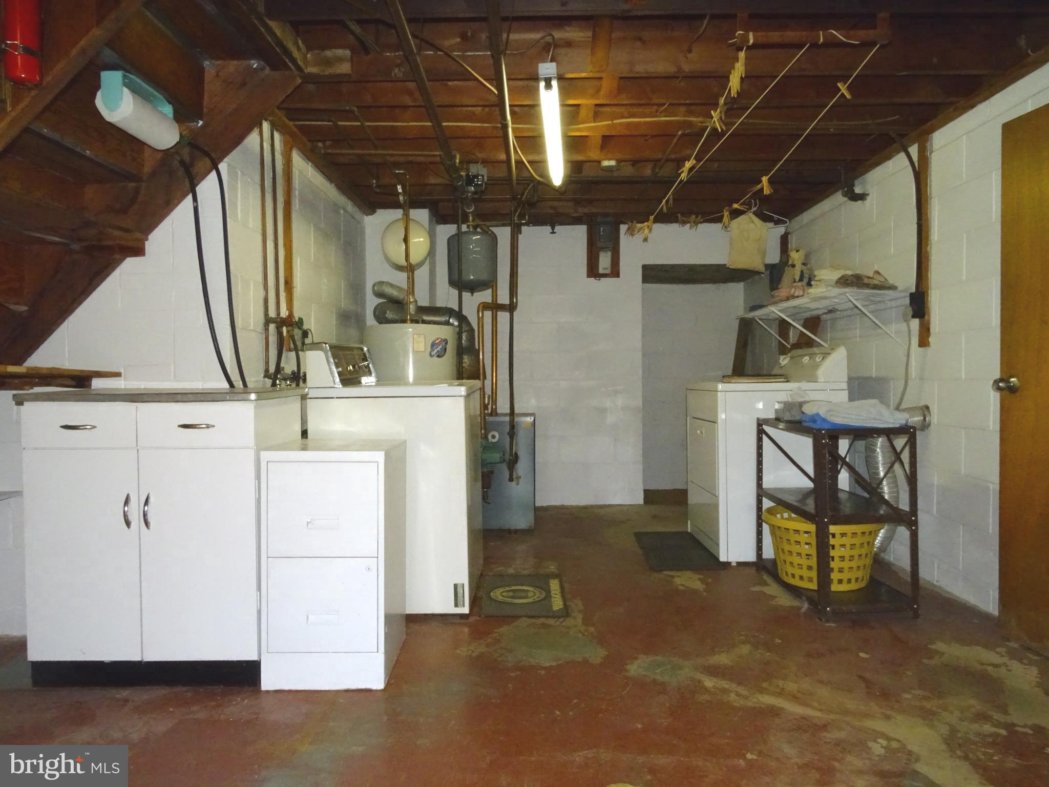 1260 Crescent Road York, PA 17402 - Photo 24 of 35 Laundry Area