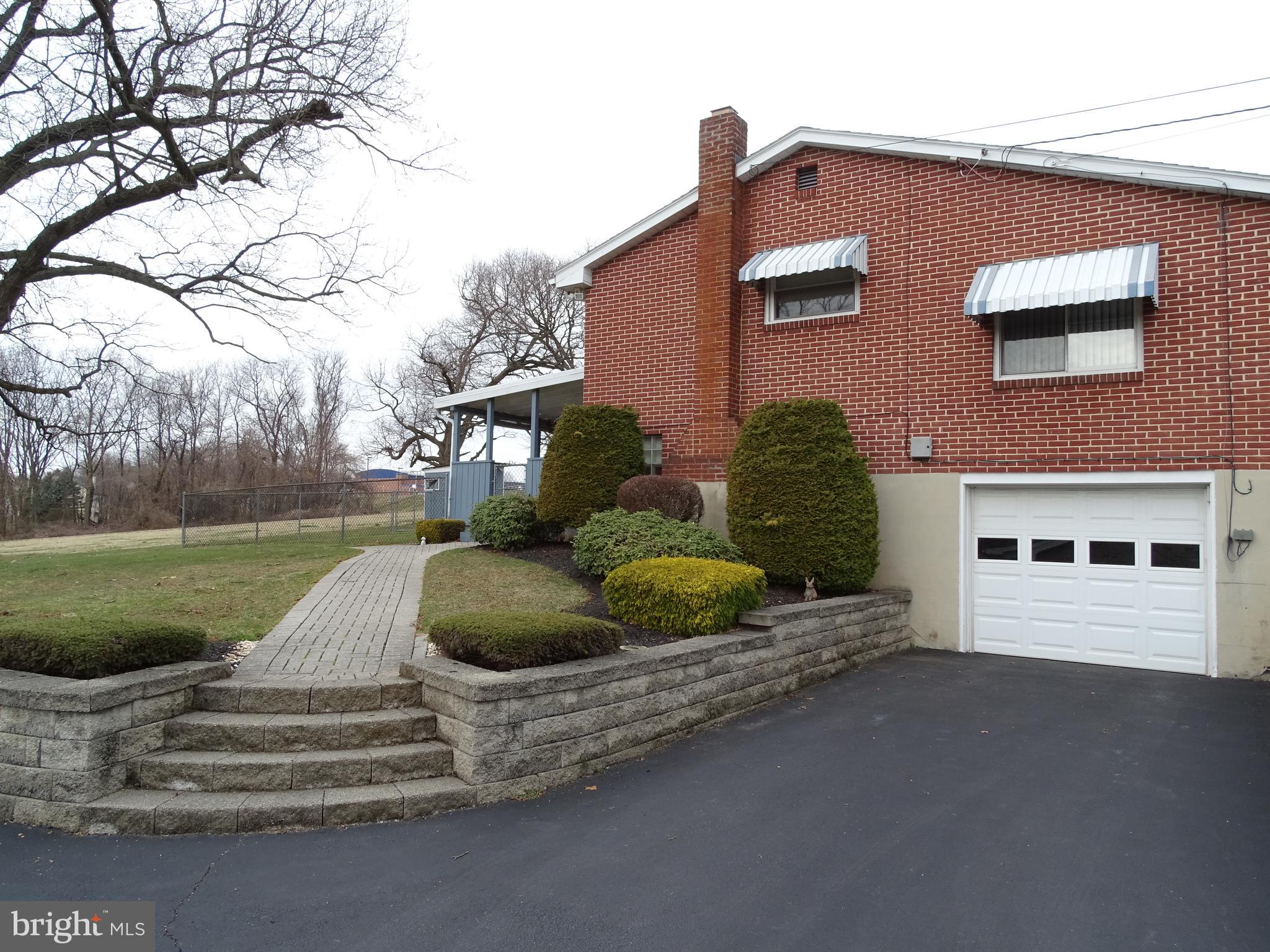 1260 Crescent Road York, PA 17402 - Photo 28 of 35 Side Garage View
