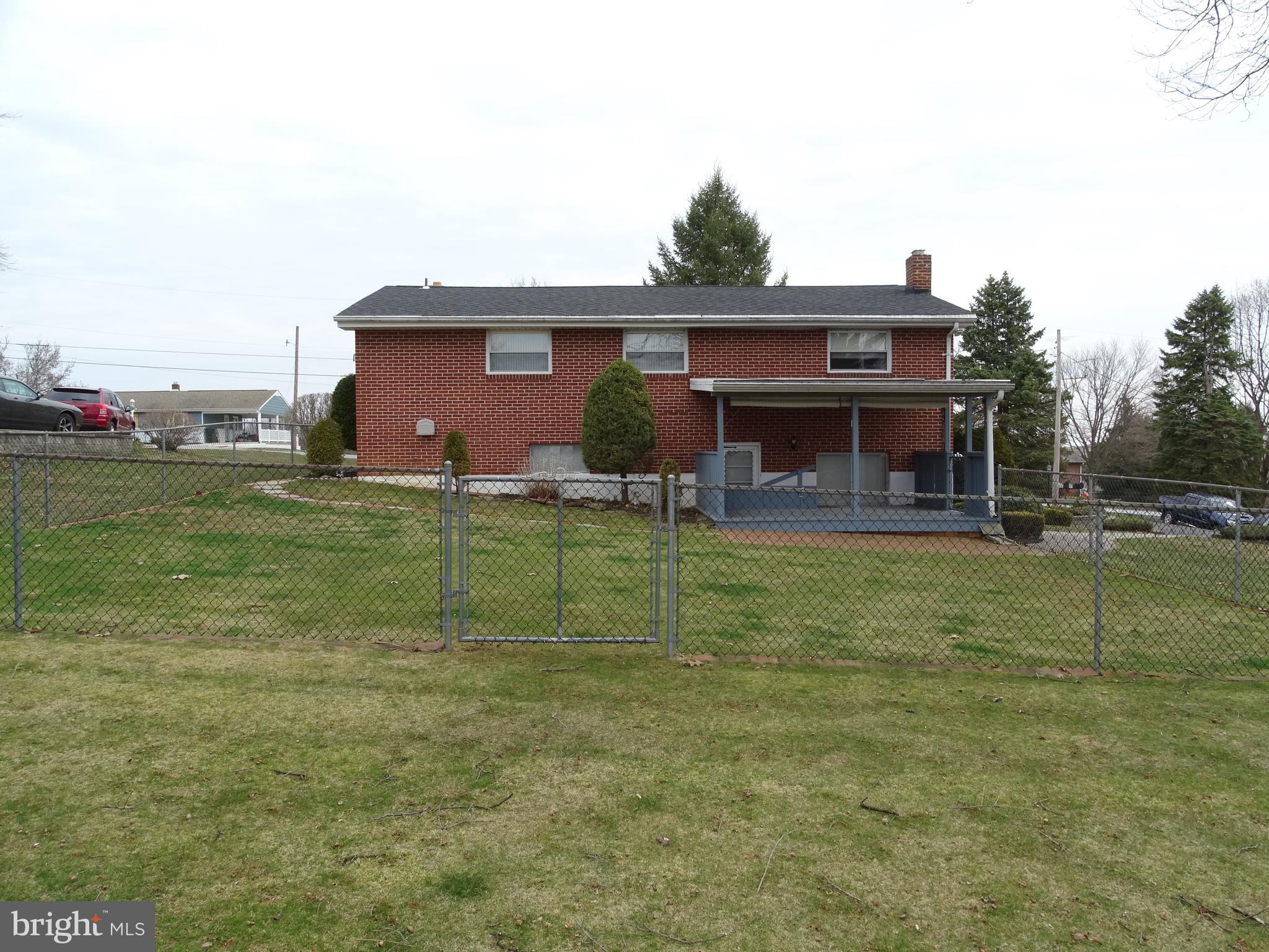 1260 Crescent Road York, PA 17402 - Photo 31 of 35 Back View