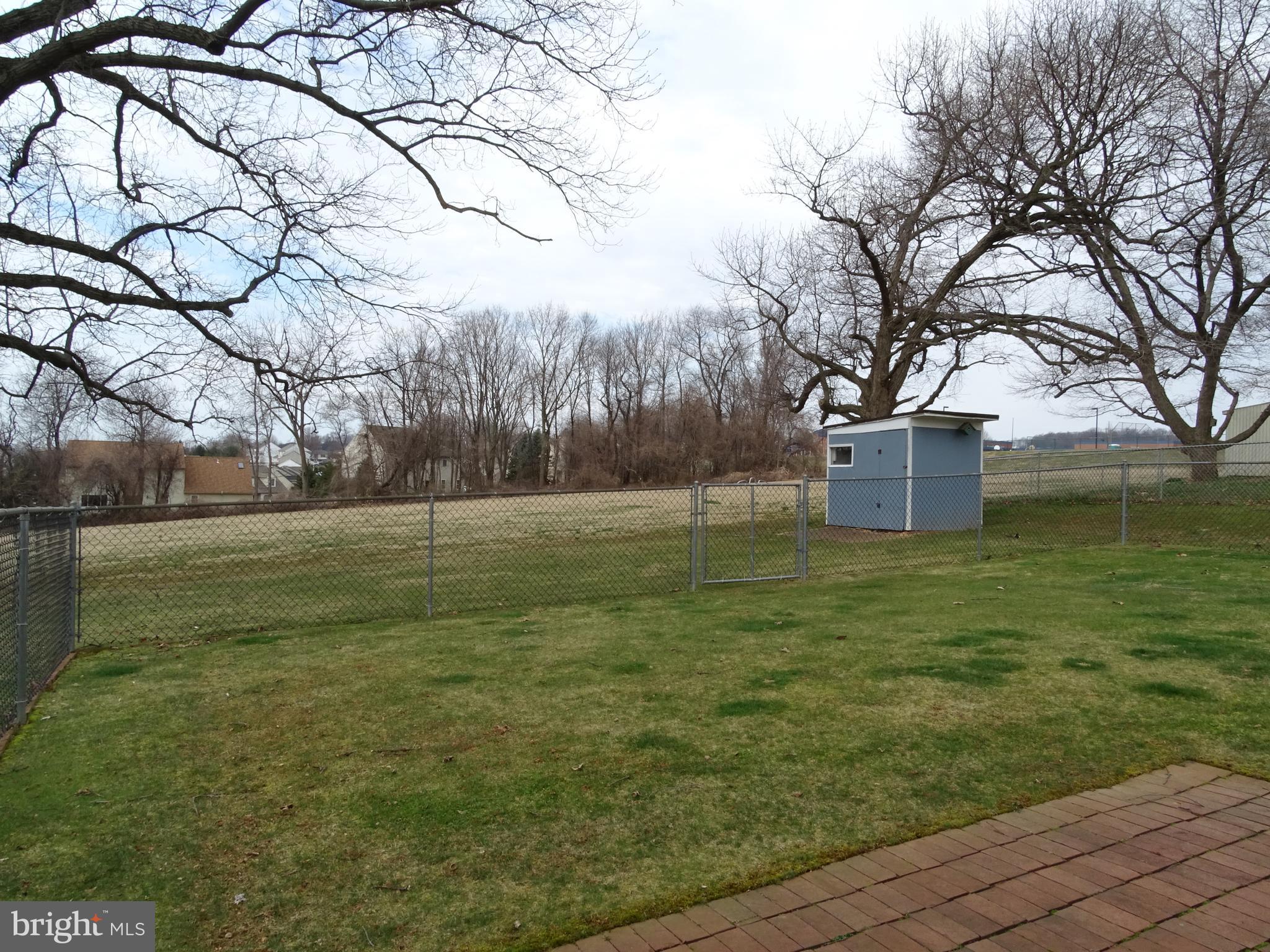 1260 Crescent Road York, PA 17402 - Photo 34 of 35 Back Yard