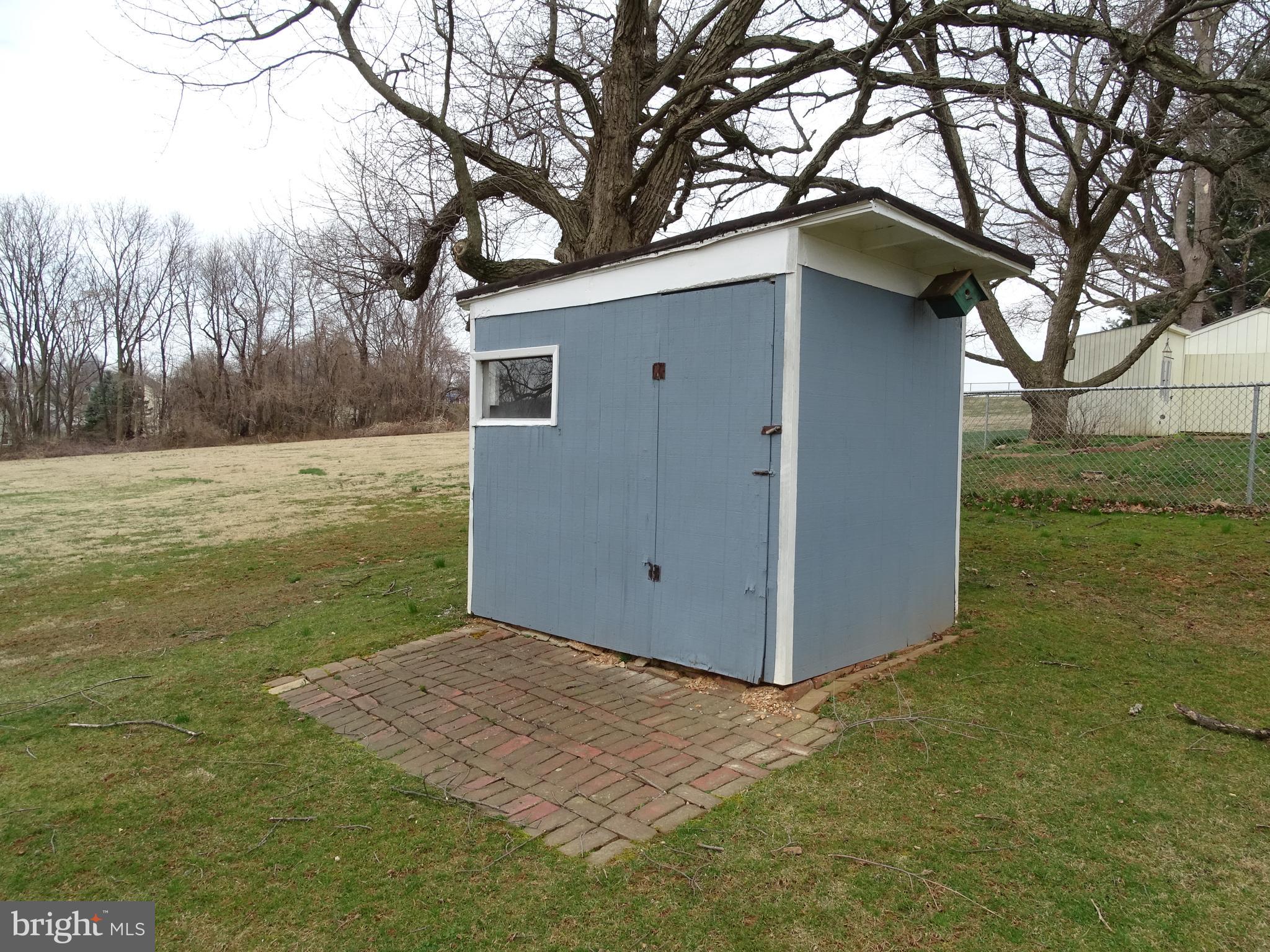1260 Crescent Road York, PA 17402 - Photo 35 of 35 Garden Shed
