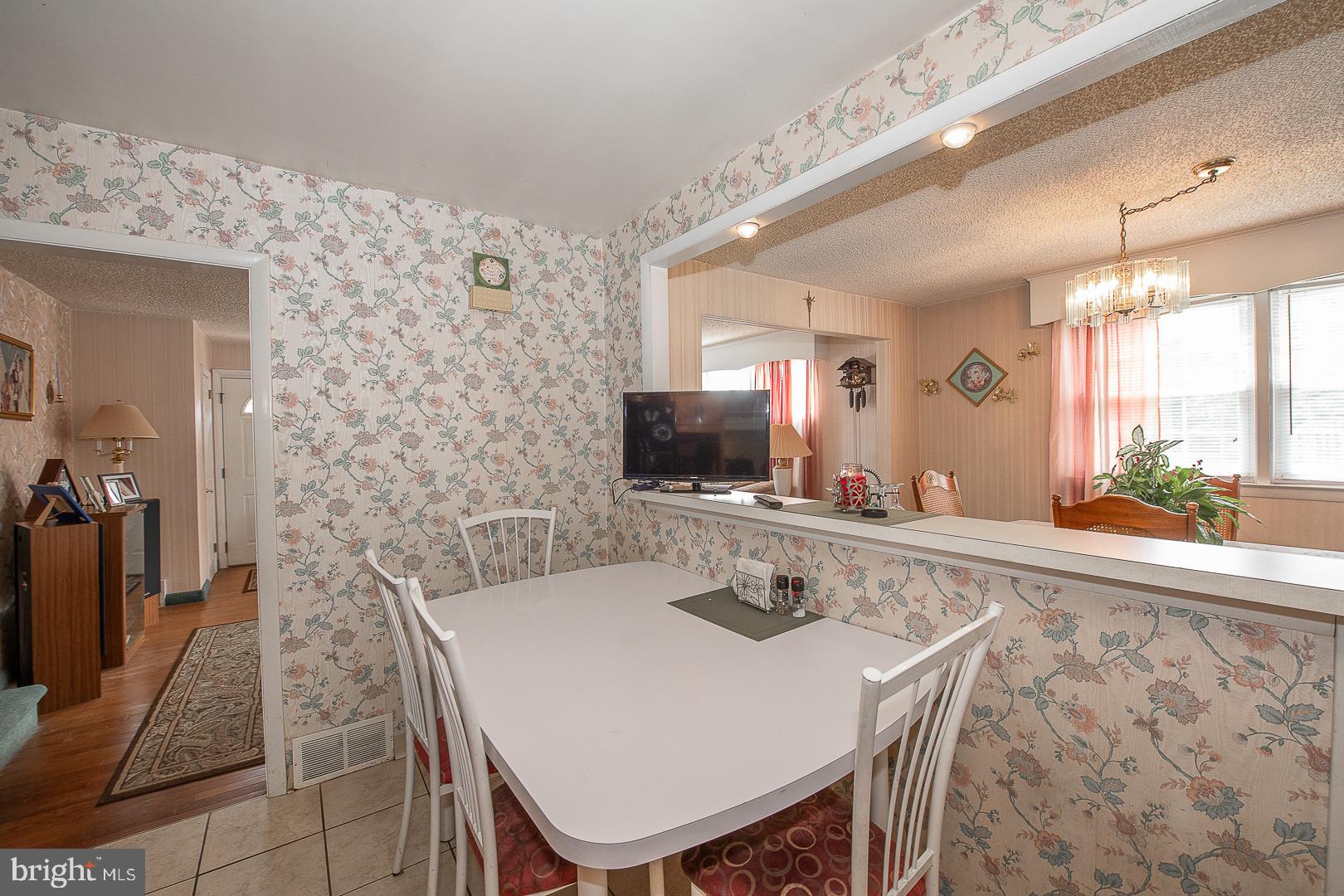 555 Vernon Road Springfield, PA 19064 - Photo 12 of 43 Kitchen