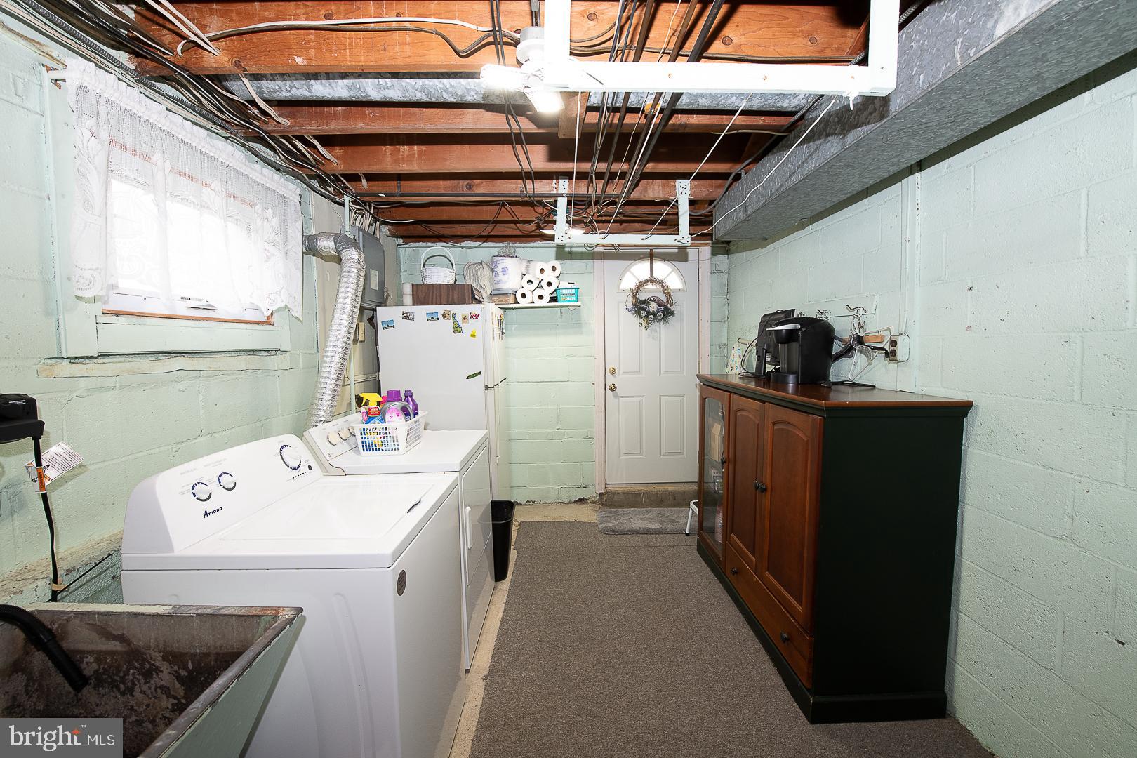 555 Vernon Road Springfield, PA 19064 - Photo 29 of 43 Laundry Room