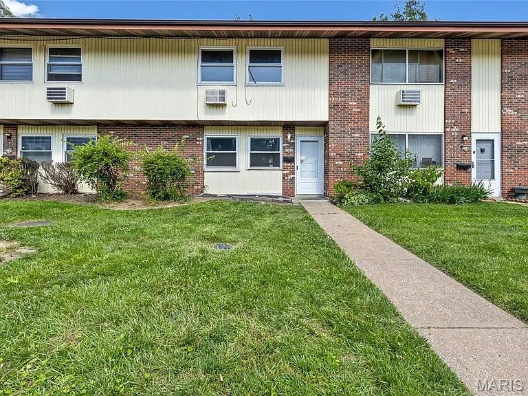 7546 Hazelcrest Drive Hazelwood, MO 63042 - Photo 1 of 19