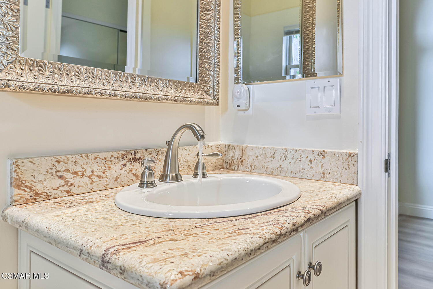 27 Dapplegray Road Bell Canyon, CA 91307 - Photo 45 of 94 jBedroom2 Ensuite4