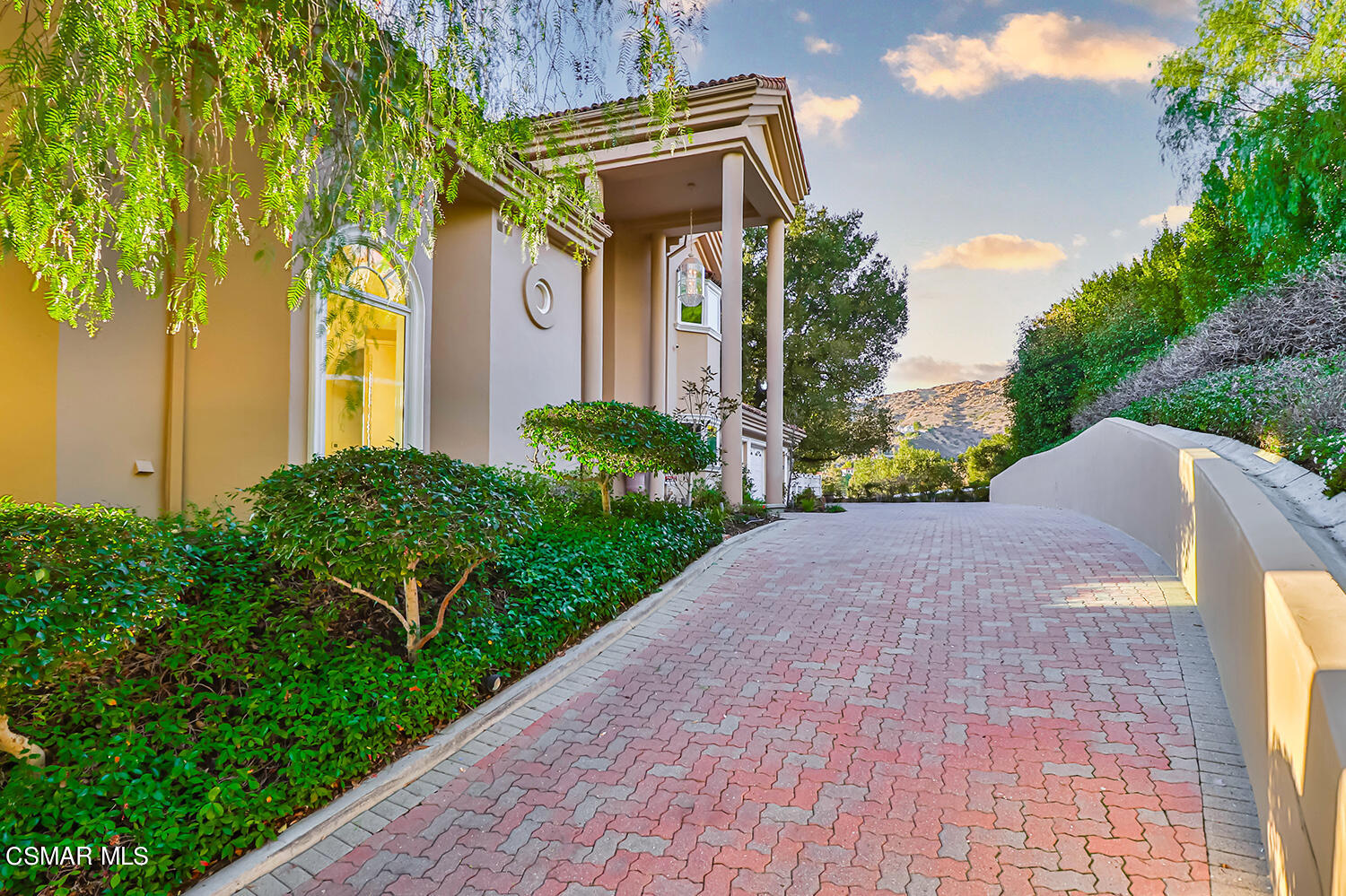 27 Dapplegray Road Bell Canyon, CA 91307 - Photo 8 of 94 aFront and Entry2