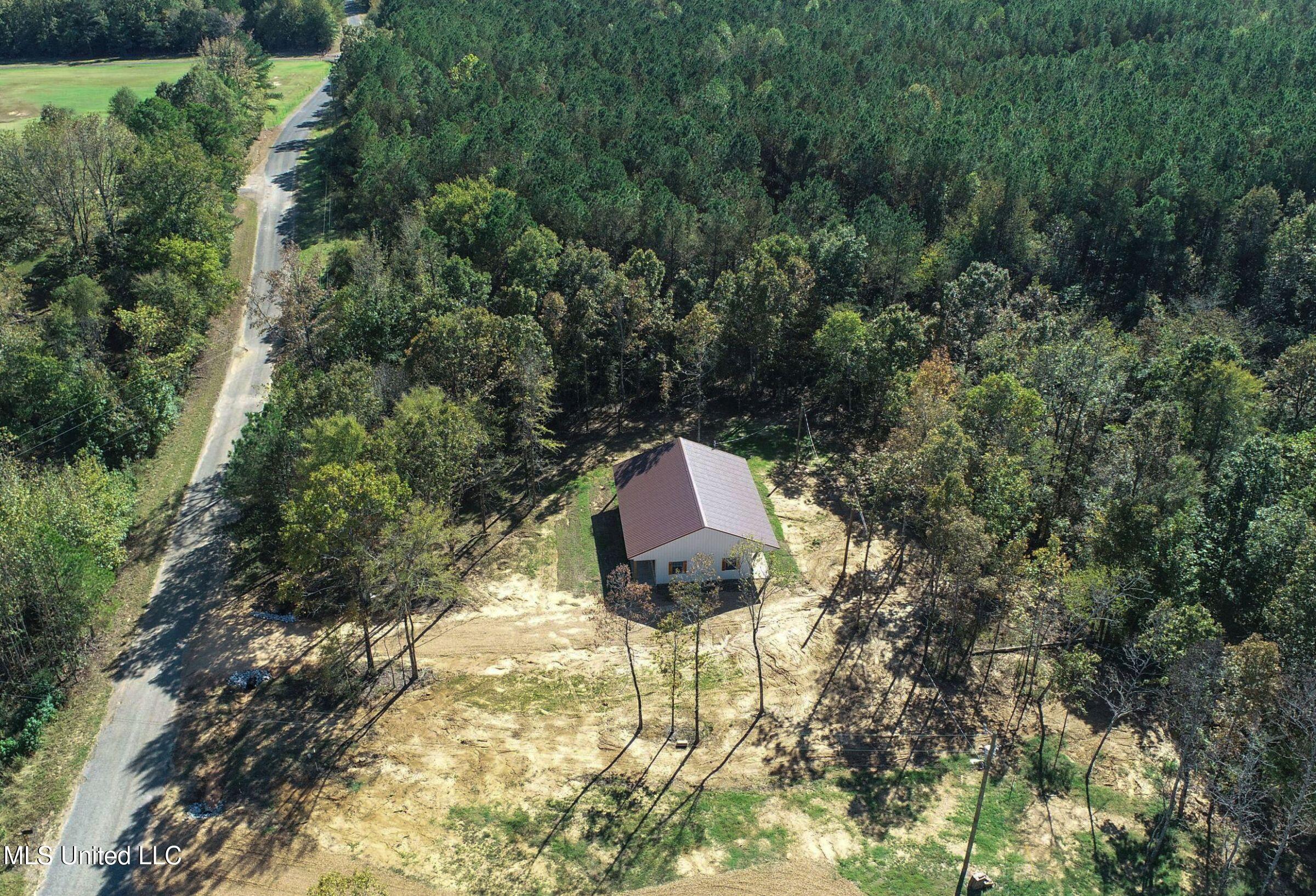 533 Hudson Road Sardis, MS 38666 - Photo 6 of 106 3hdsrd2