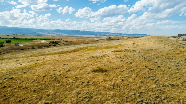 $280,800 | 71 Shoreline Drive, Buffalo, WY 82834