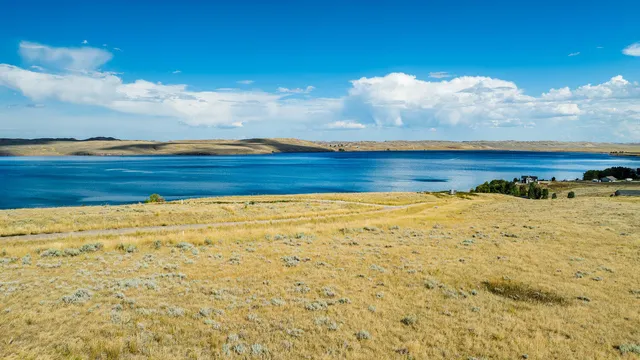 $280,800 | 71 Shoreline Drive, Buffalo, WY 82834