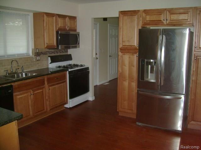 3525 Samuel Avenue Rochester Hills, MI 48309 - Photo 11 of 18