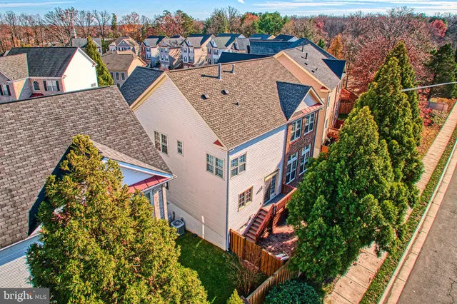 $999,999 | 7204 Lyndam Hill Circle, Lorton, VA 22079