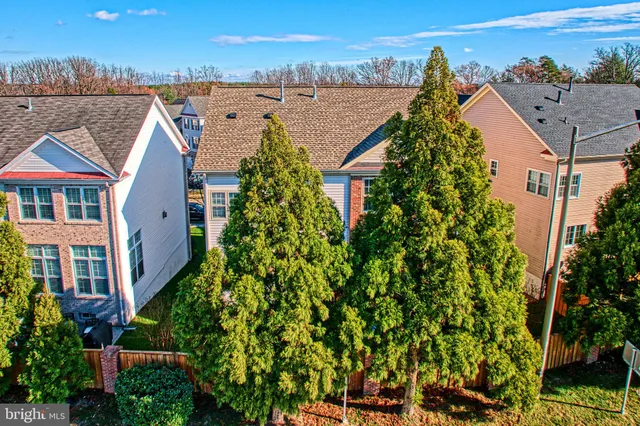 $999,999 | 7204 Lyndam Hill Circle, Lorton, VA 22079