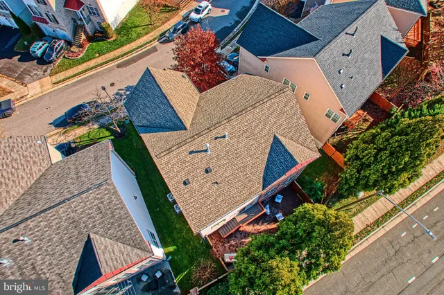 $999,999 | 7204 Lyndam Hill Circle, Lorton, VA 22079