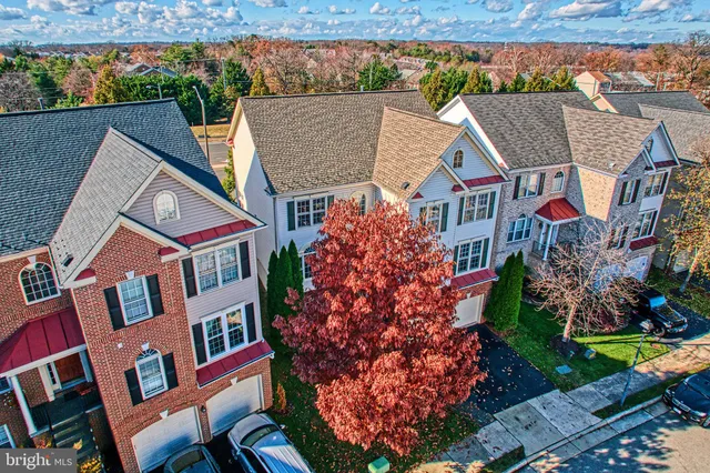 $999,999 | 7204 Lyndam Hill Circle, Lorton, VA 22079