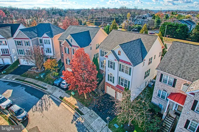 $999,999 | 7204 Lyndam Hill Circle, Lorton, VA 22079