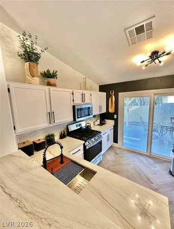 $2,995 | 1724 Pinion Mesa Court, Las Vegas, NV 89128