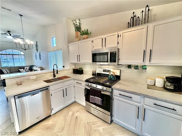 $2,995 | 1724 Pinion Mesa Court, Las Vegas, NV 89128